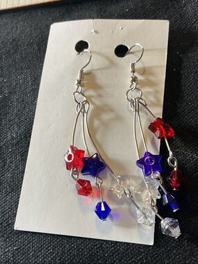 ★ Patriotic Red White Blue Star Beaded Dangle Earrings